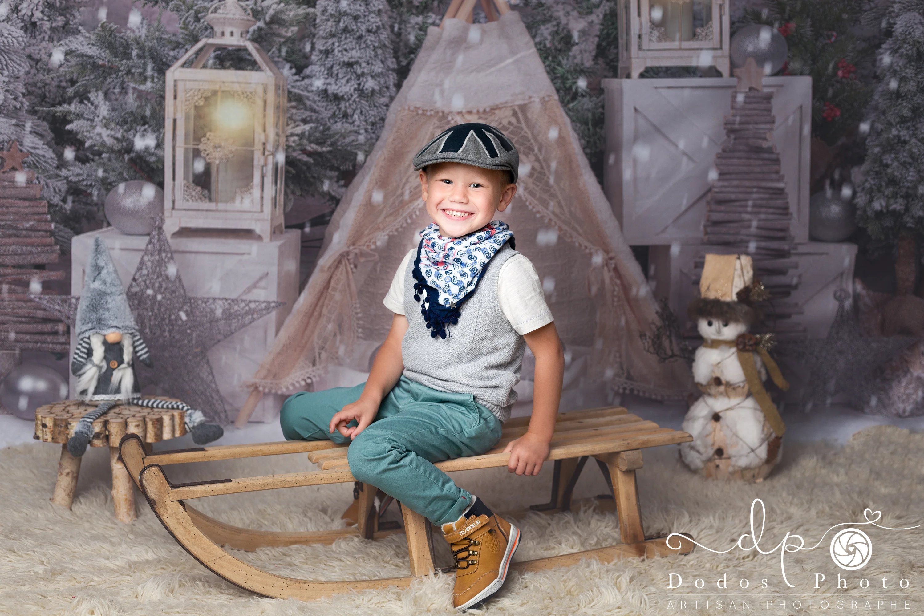 Kate Christmas Trees Tent Backdrop Designed by Emetselch - Image 3
