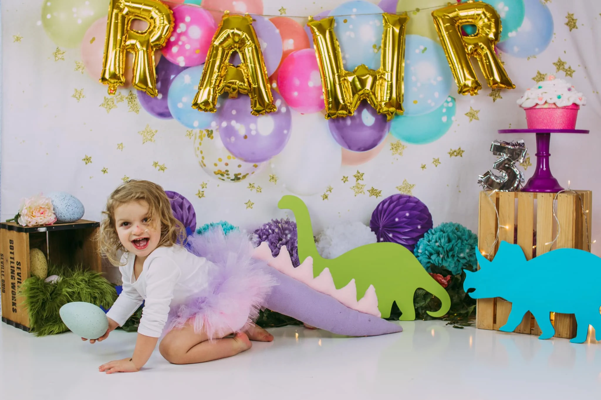 Kate Birthday Balloons and Stars Backdrop Designed By Mandy Ringe Photography - Image 4