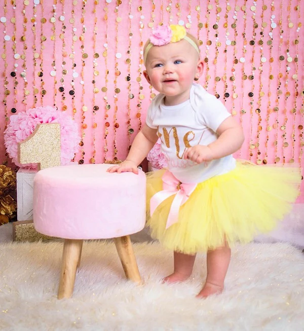 Kate Bubble Gum Wall with Gold 1st Birthday Backdrop Designed by Lisa B - Image 3