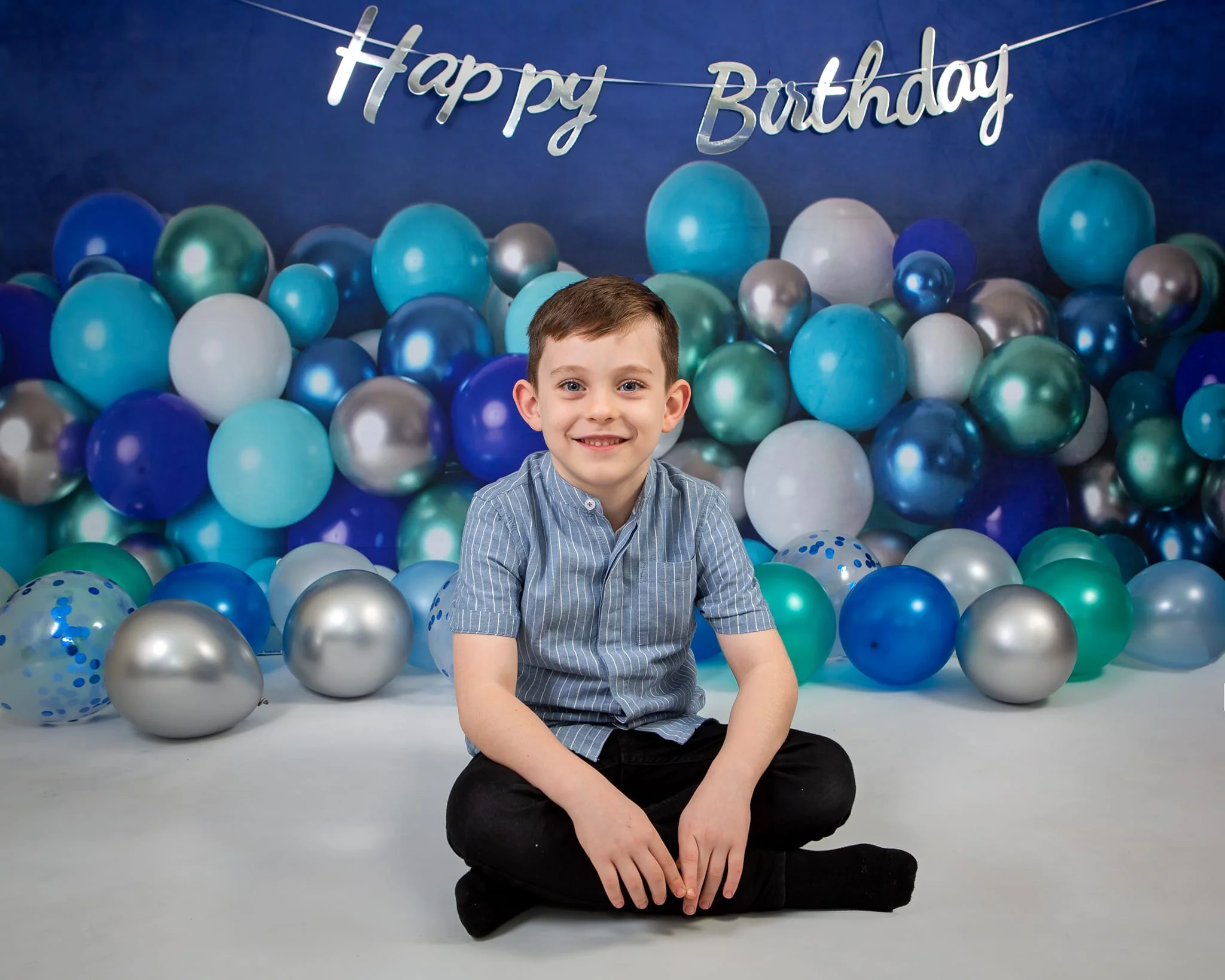 Kate Cake Smash Backdrop Blue Balloon Designed by Mandy Ringe Photography - Image 3
