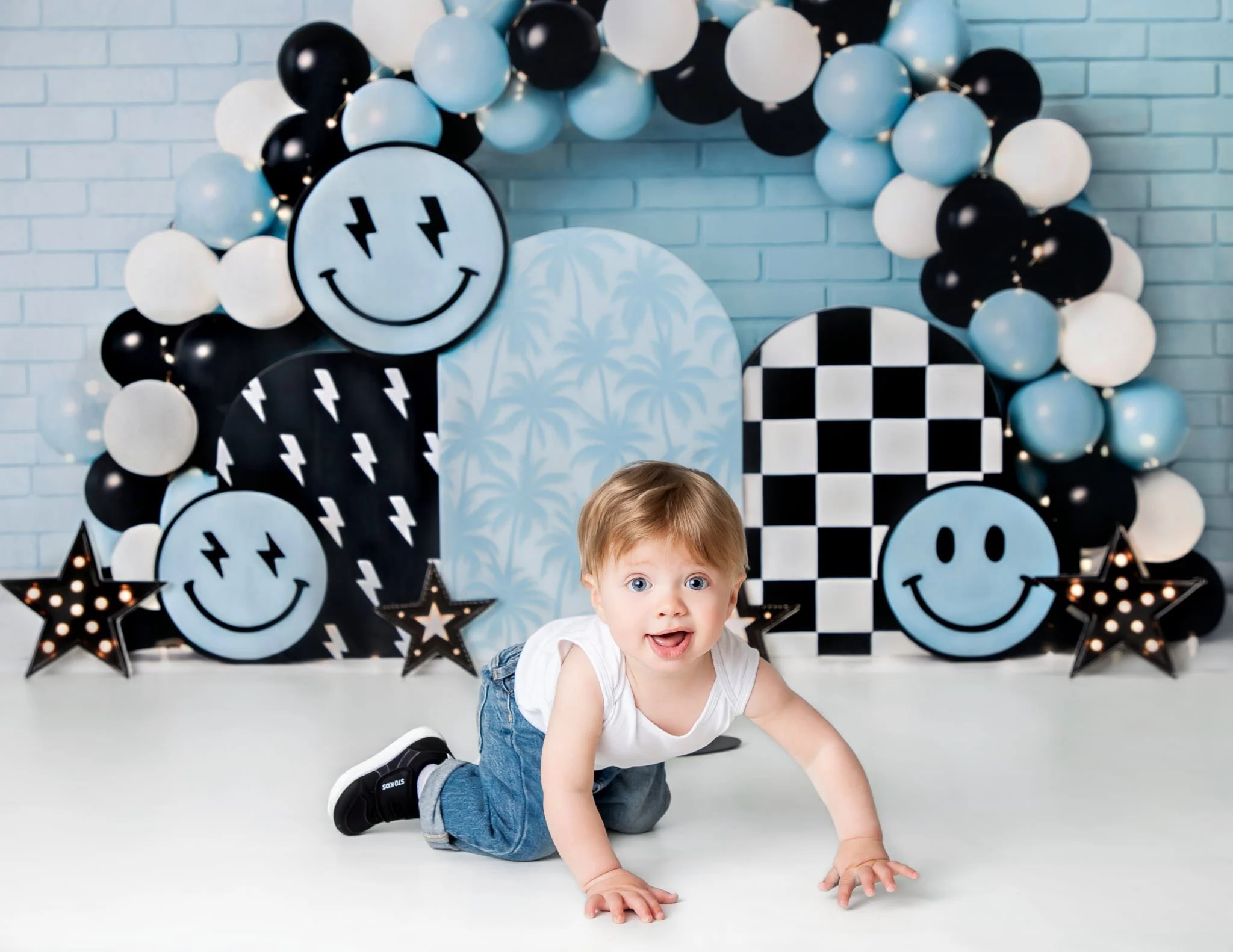 Kate Cake Smash Smiley Blue Balloon Arch Backdrop Designed by Ashley Paul - Image 3