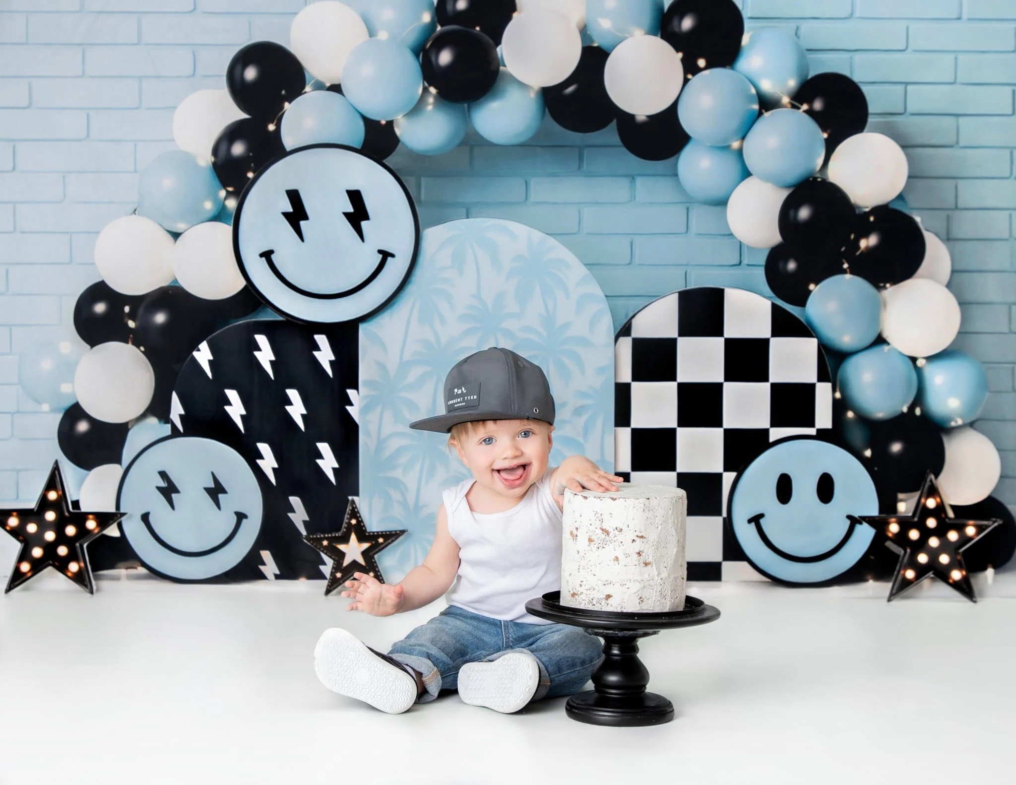 Kate Cake Smash Smiley Blue Balloon Arch Backdrop Designed by Ashley Paul - Image 4