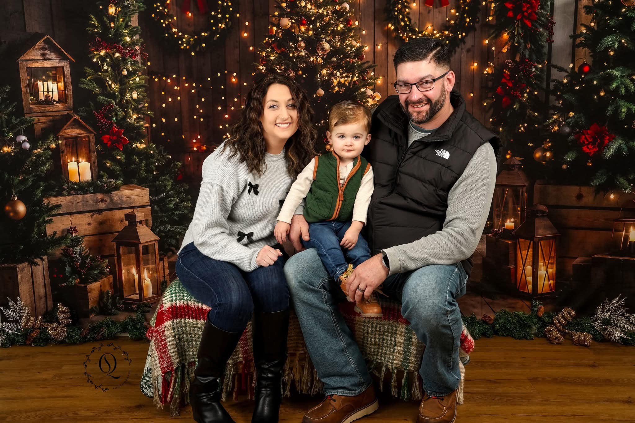 Kate Christmas Brown Wooden Arched Barn Door Backdrop Designed by Chain Photography - Image 4