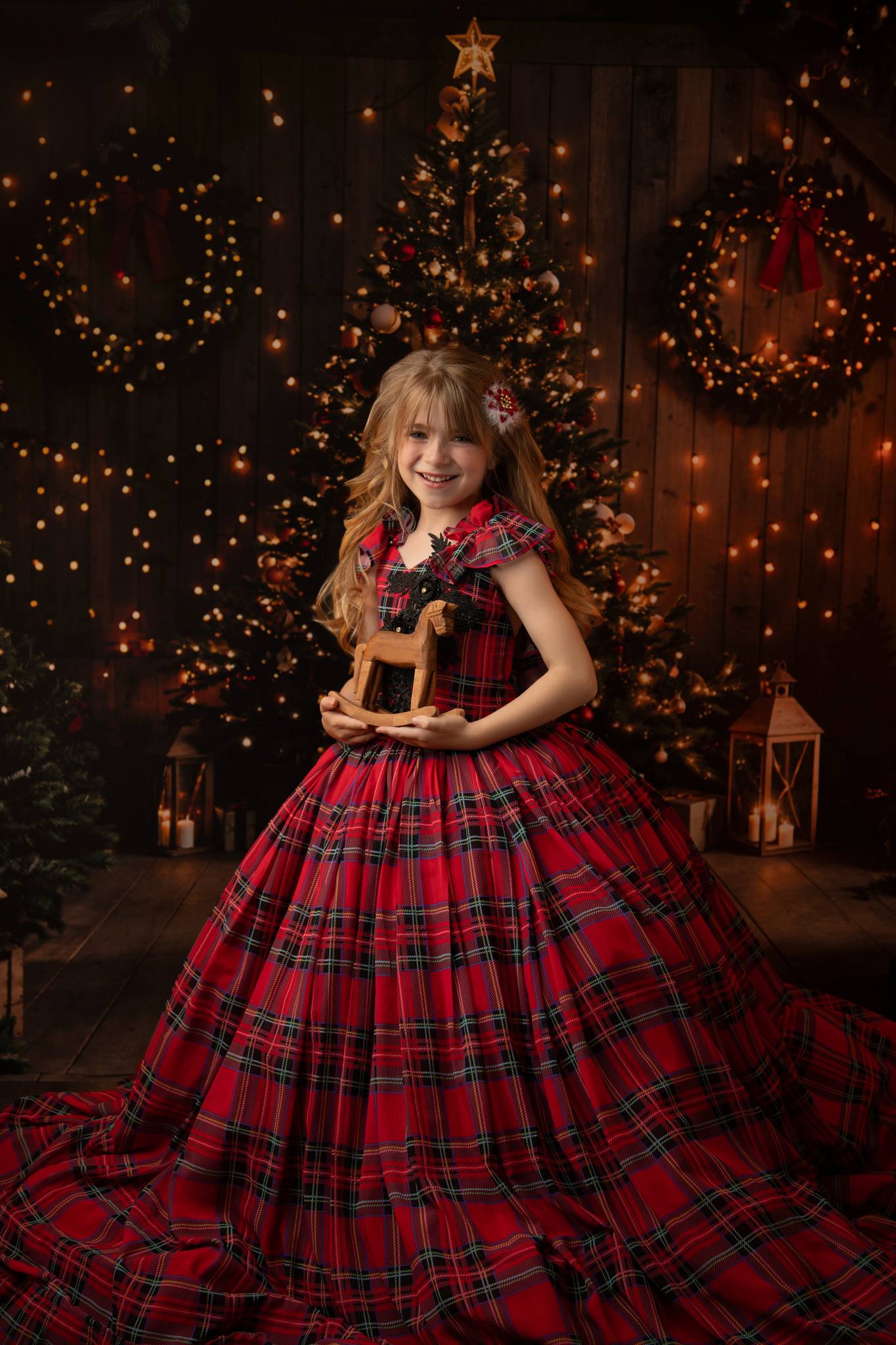 Kate Christmas Brown Wooden Arched Barn Door Backdrop Designed by Chain Photography - Image 6