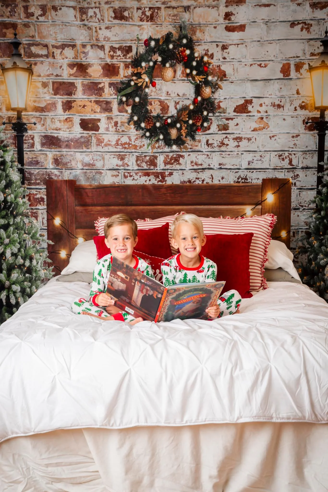 Kate Christmas Headboard Tree Backdrop Designed by Emetselch - Image 3