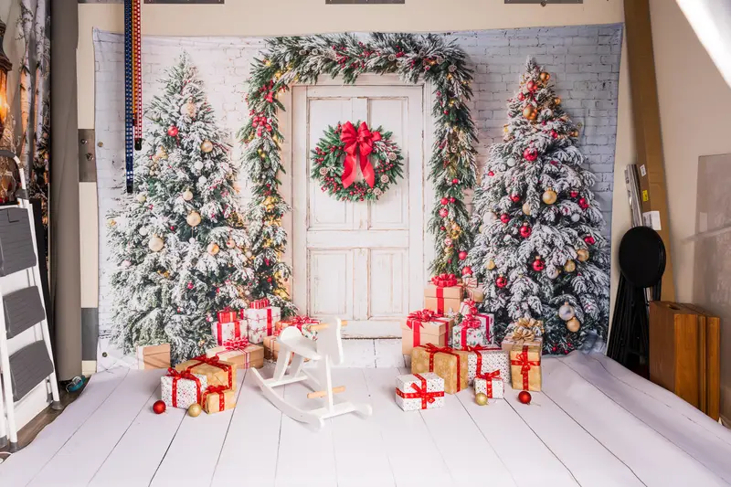 Kate Christmas Tree Door Gifts White Backdrop Designed by Emetselch - Image 10