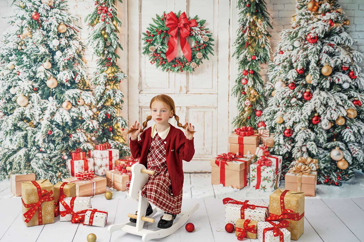 Kate Christmas Tree Door Gifts White Backdrop Designed by Emetselch - Image 3