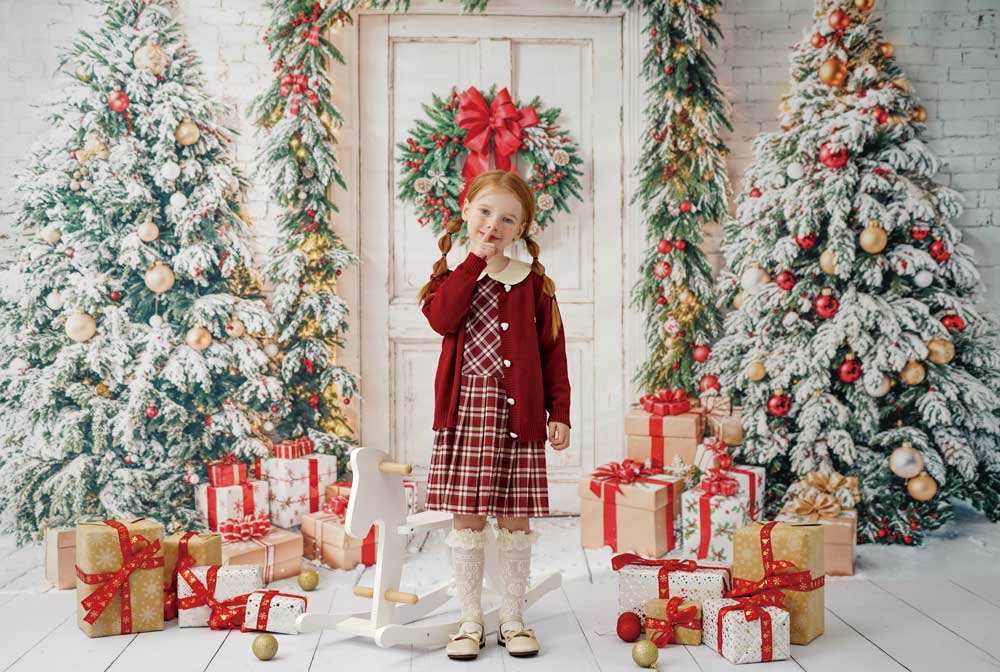 Kate Christmas Tree Door Gifts White Backdrop Designed by Emetselch - Image 5
