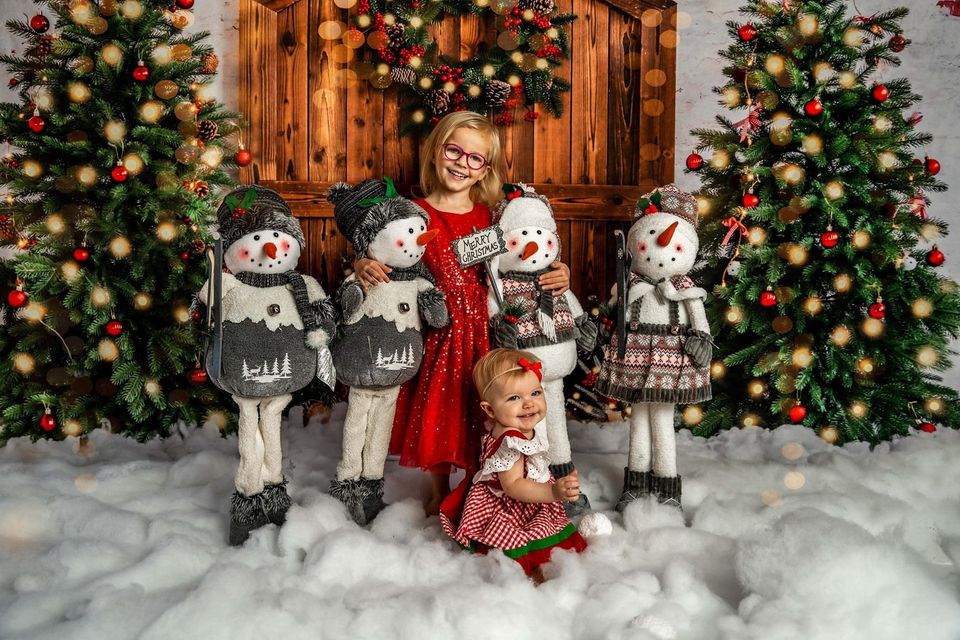 Kate Christmas Tree Wreath Barn Door Backdrop Designed by Emetselch - Image 12