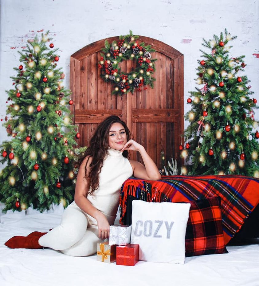 Kate Christmas Tree Wreath Barn Door Backdrop Designed by Emetselch - Image 7