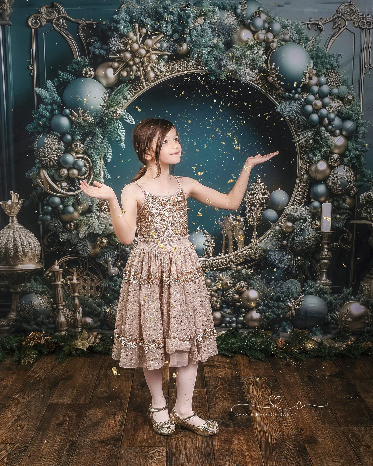 Kate Christmas Vintage Green Wall Big Wreath Fleece Backdrop Designed by Emetselch - Image 10