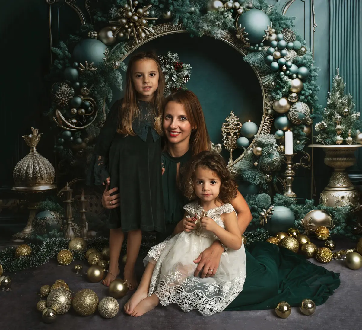 Kate Christmas Vintage Green Wall Big Wreath Fleece Backdrop Designed by Emetselch - Image 5