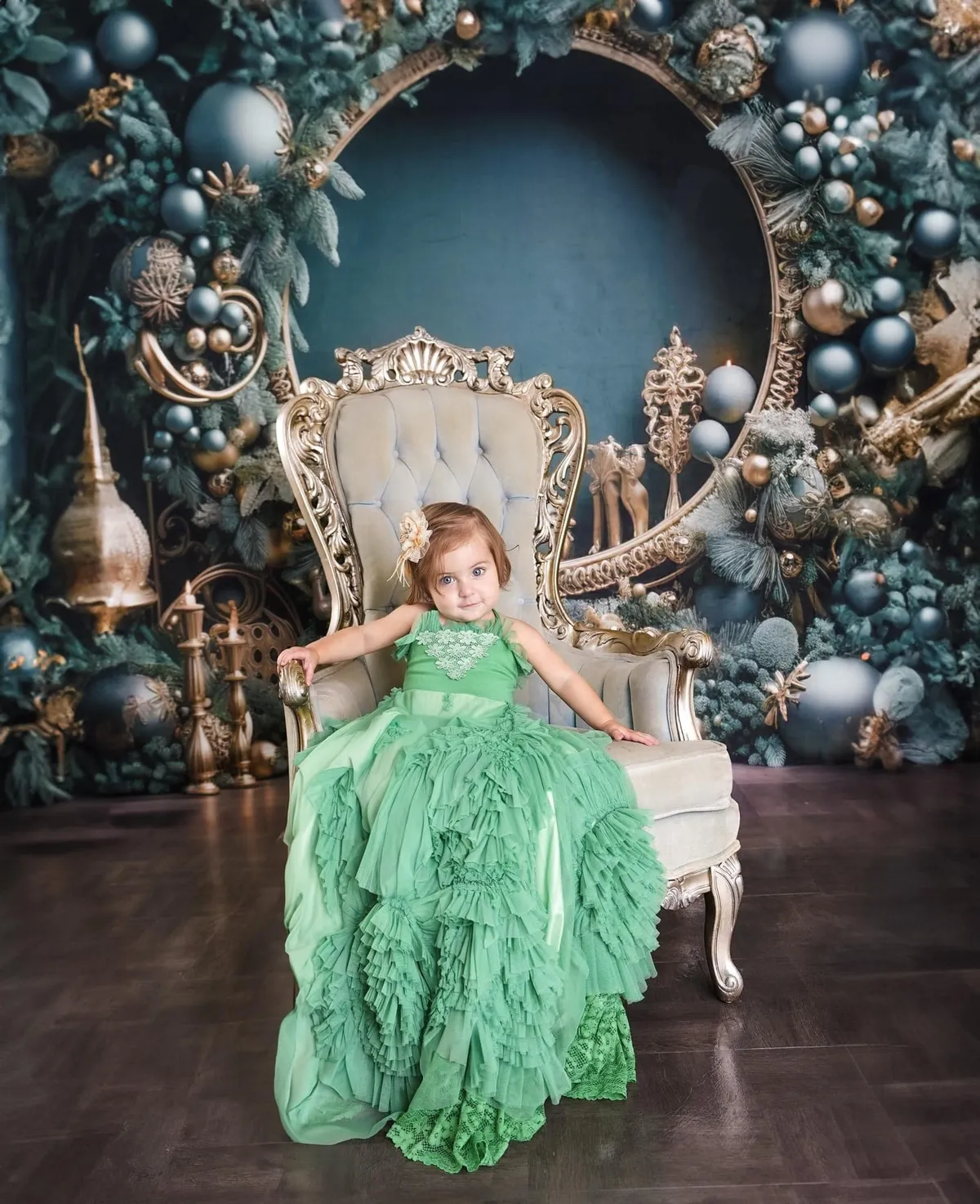 Kate Christmas Vintage Green Wall Big Wreath Fleece Backdrop Designed by Emetselch - Image 7