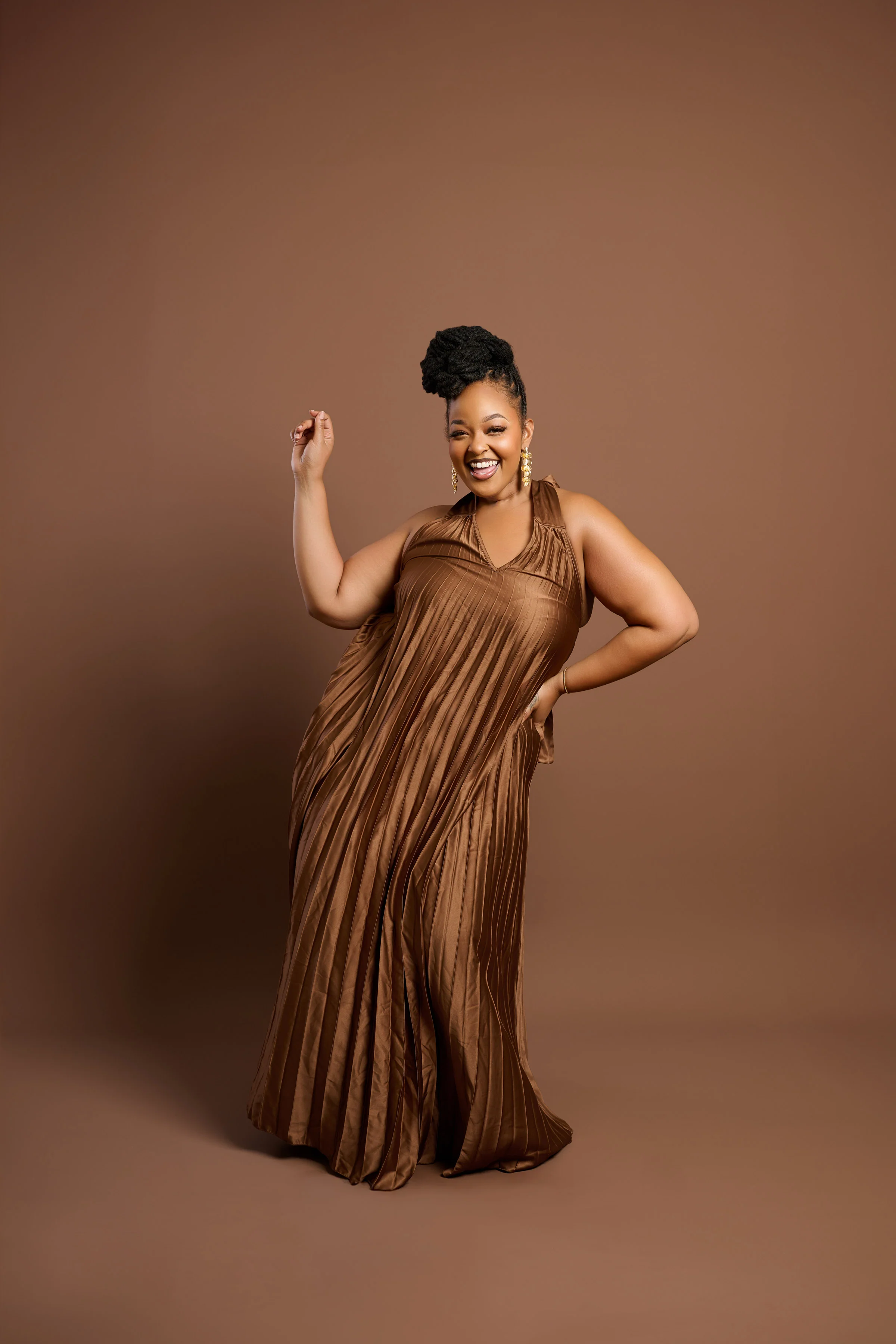 Kate Cocoa Brown Seamless Paper Backdrop for Photography - Image 10