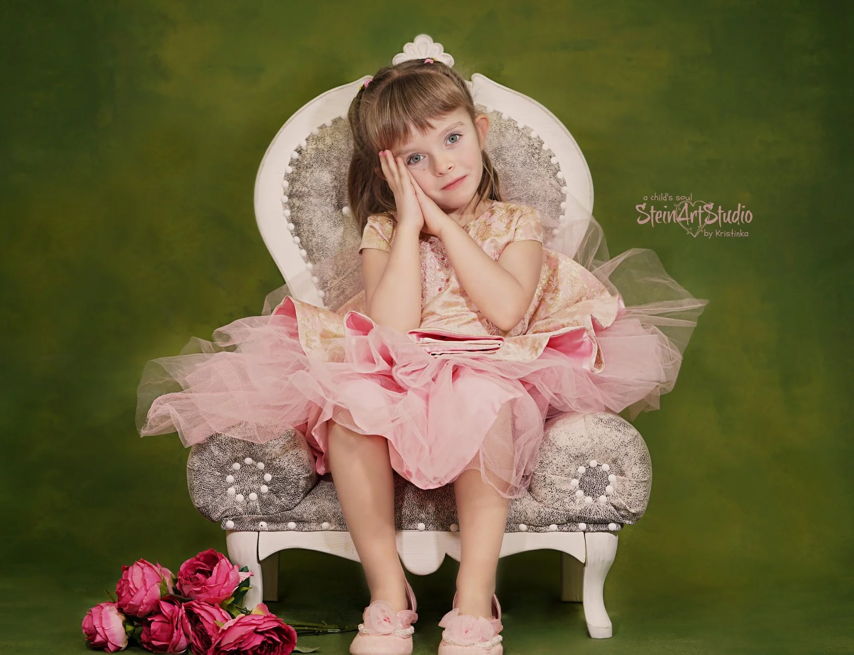 Kate Deep Green Texture Hand Painted Canvas Backdrop - Image 3