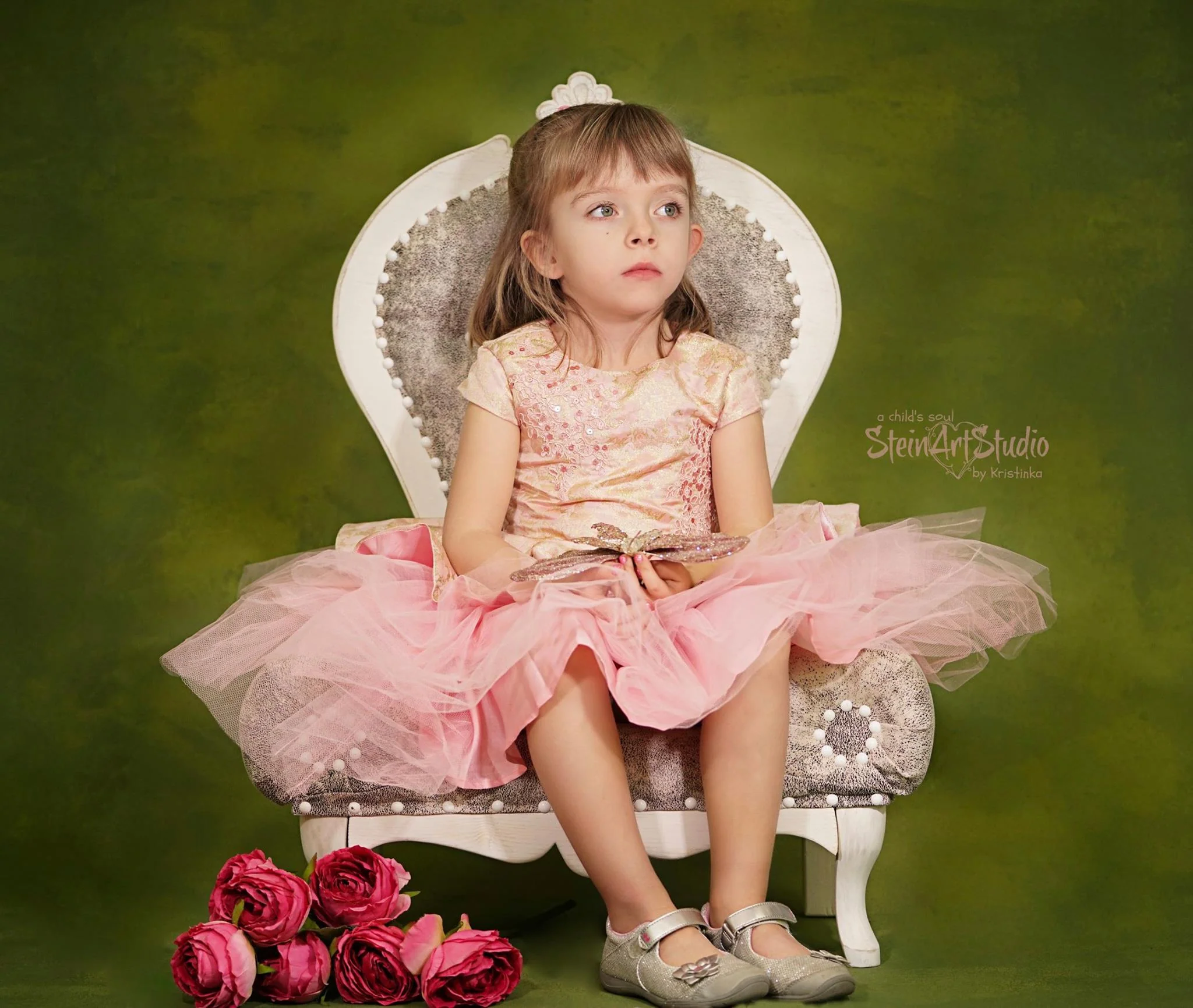Kate Deep Green Texture Hand Painted Canvas Backdrop - Image 4