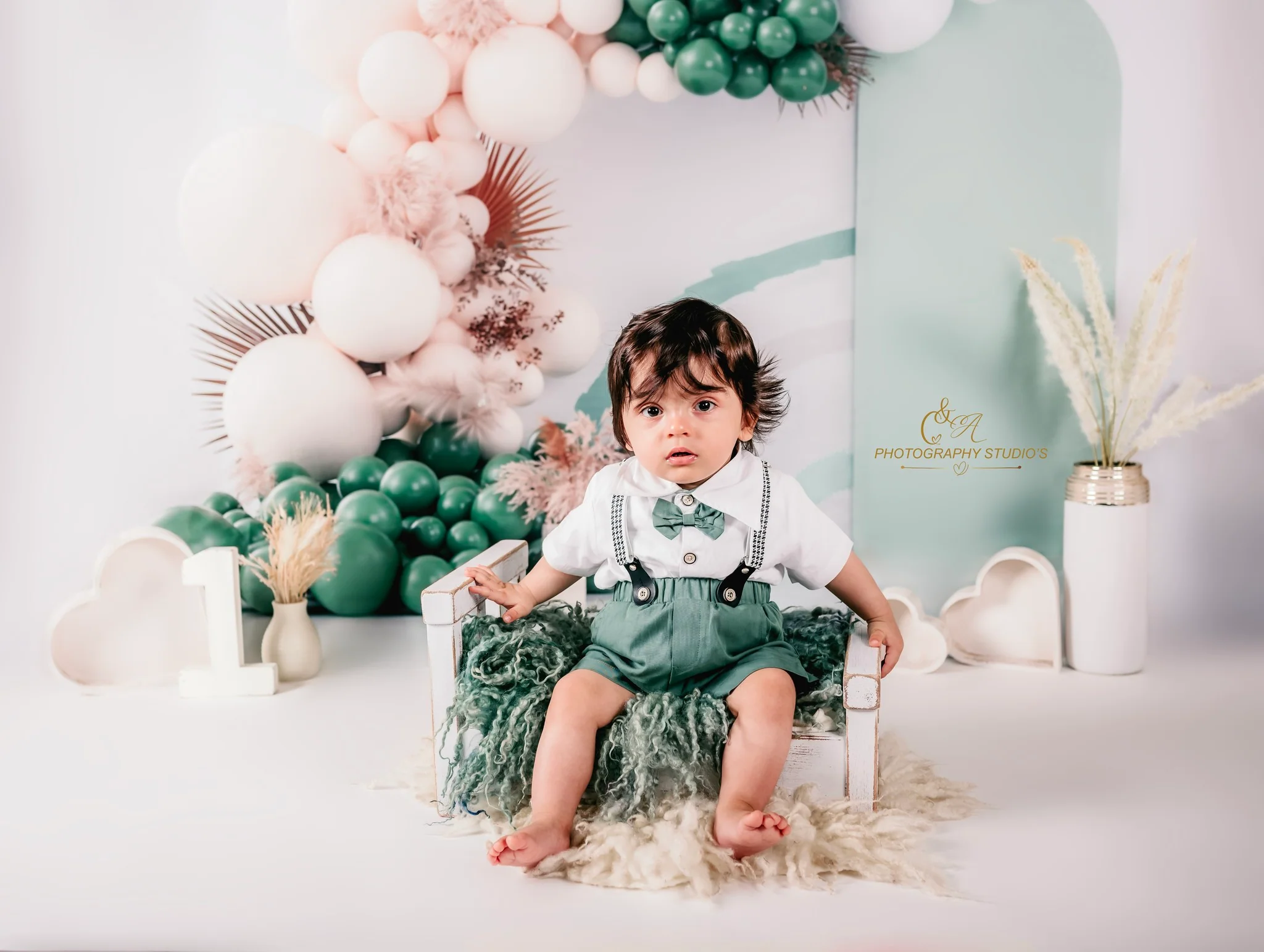 Kate Green Boho Balloons Backdrop Designed by Uta Mueller Photography - Image 7