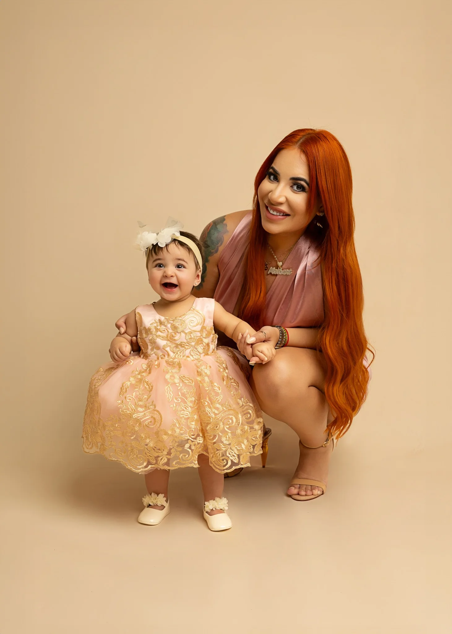Kate Ivory Beige Seamless Paper Backdrop for Photography - Image 7