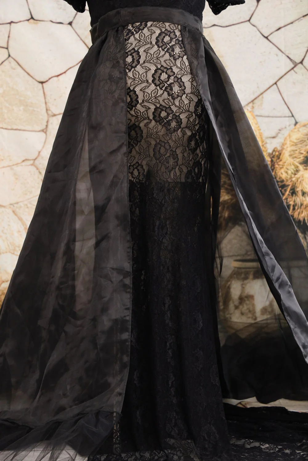 Kate Lace Short Sleeved Strapless Black Maternity Photoshoot Dress - Image 10