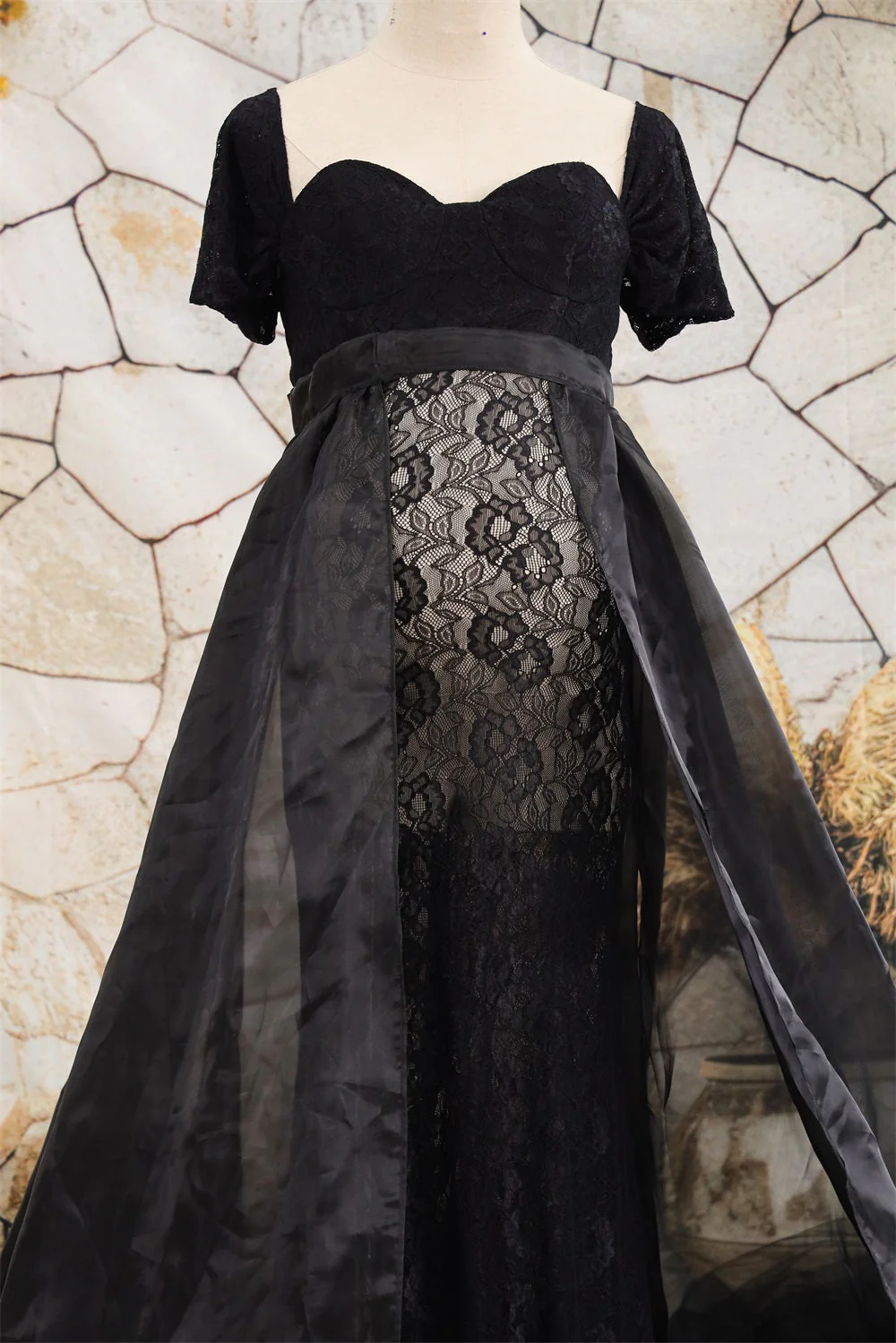 Kate Lace Short Sleeved Strapless Black Maternity Photoshoot Dress - Image 7