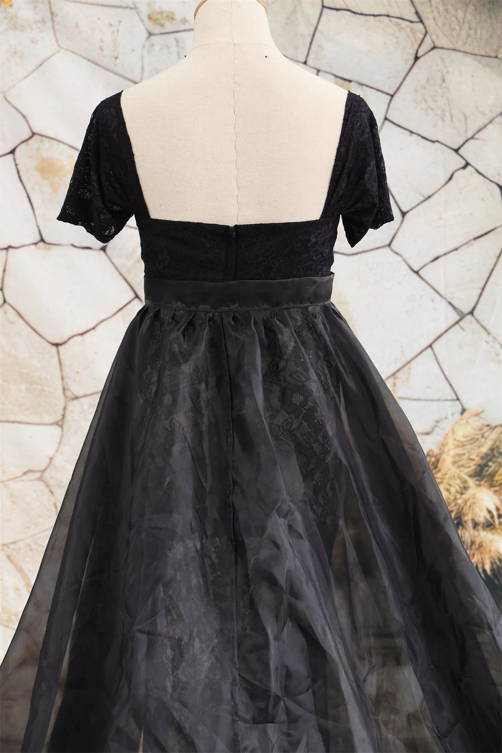 Kate Lace Short Sleeved Strapless Black Maternity Photoshoot Dress - Image 9
