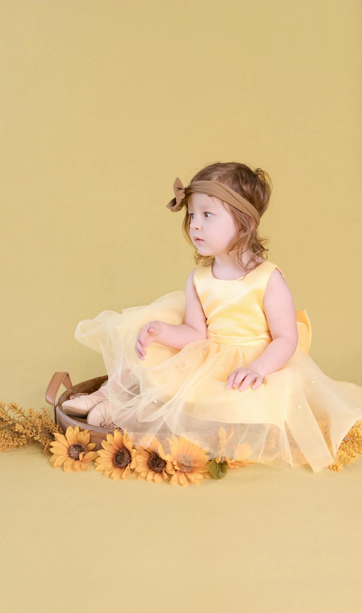 Kate Light Yellow Seamless Paper Backdrop for Photography - Image 3