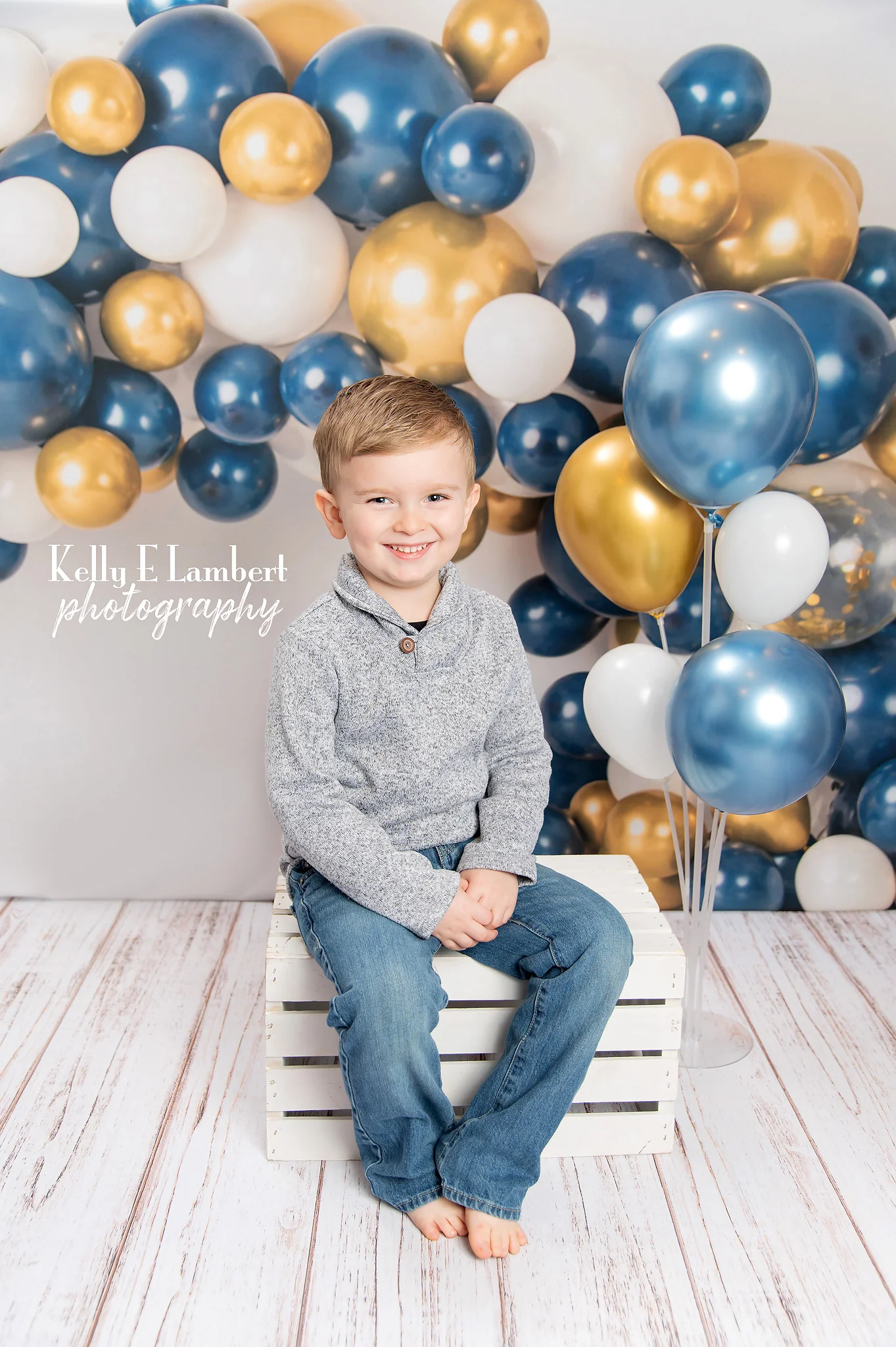 Kate Navy and Gold Balloon Garland Backdrop Designed by Mandy Ringe Photography - Image 4