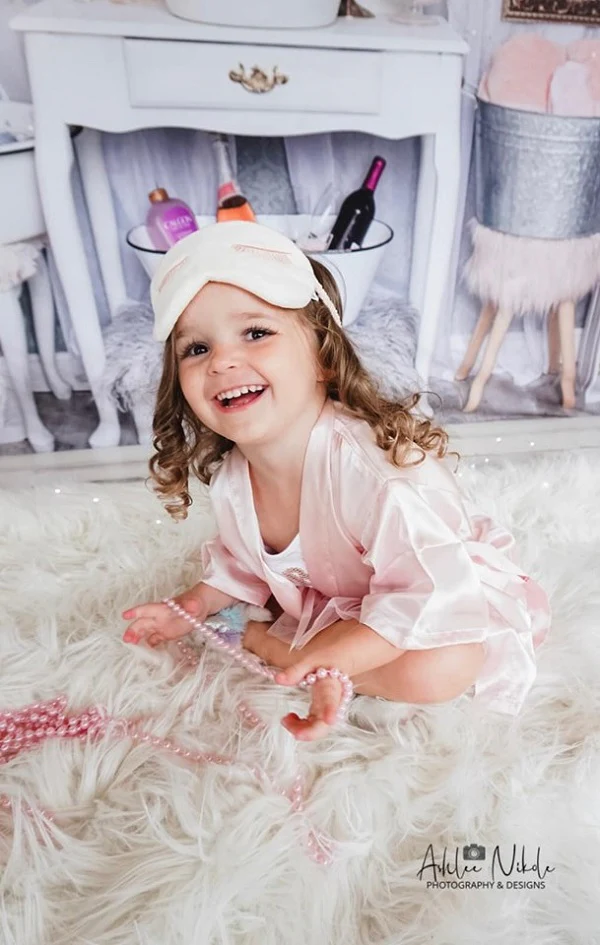 Kate Powder Room Children Backdrop for Photography Designed by Erin Larkins - Image 9