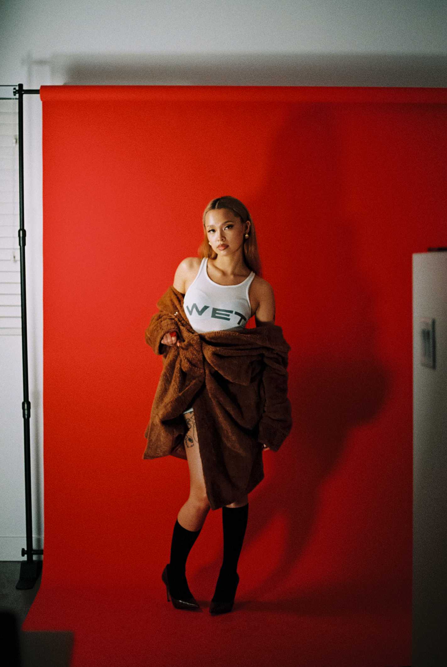 Kate Scarlet Red Seamless Paper Backdrop for Photography - Image 5