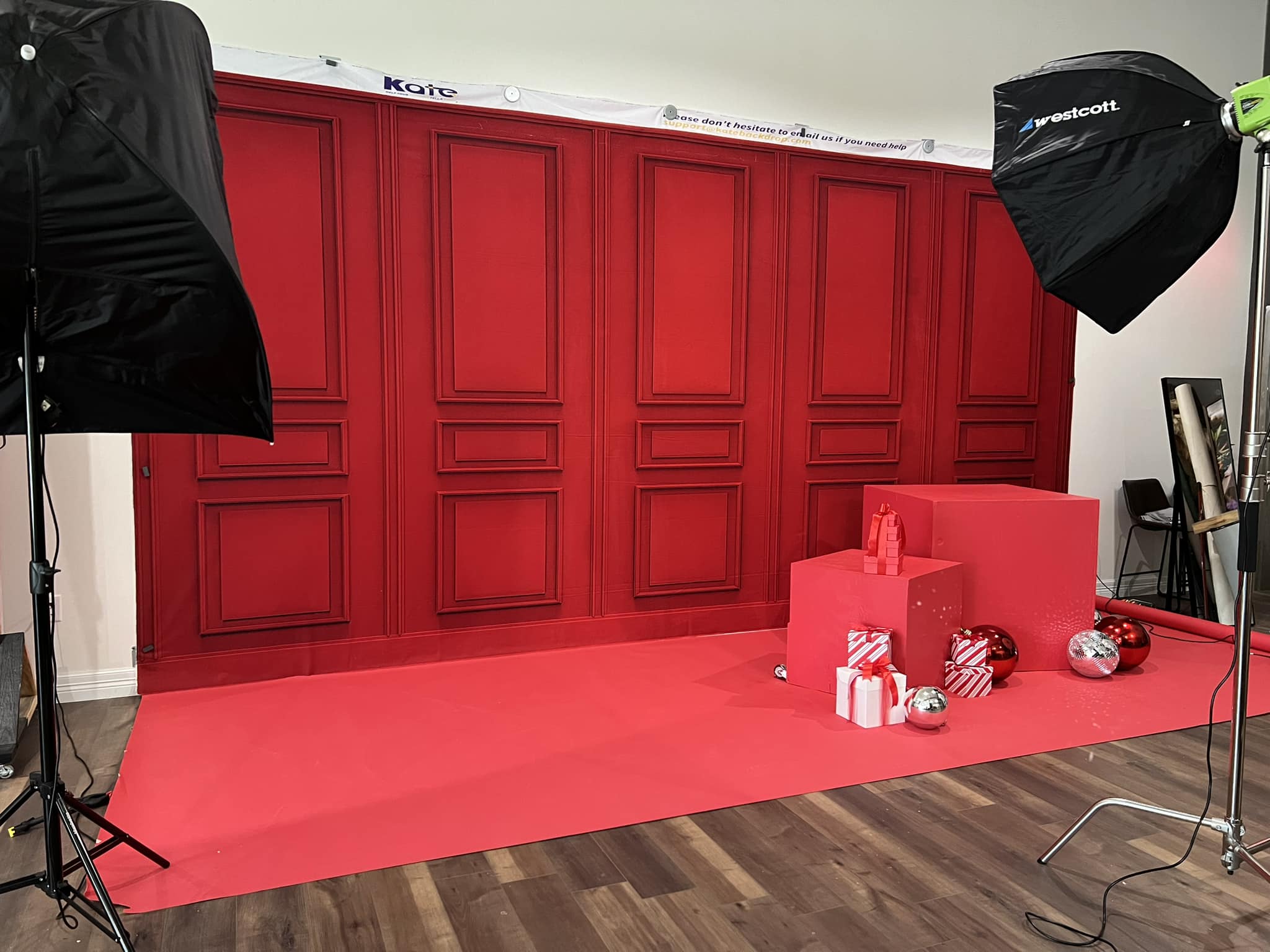 Kate Red Wall Backdrop Designed by Chain Photography - Image 4
