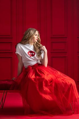 Kate Red Wall Backdrop Designed by Chain Photography - Image 7