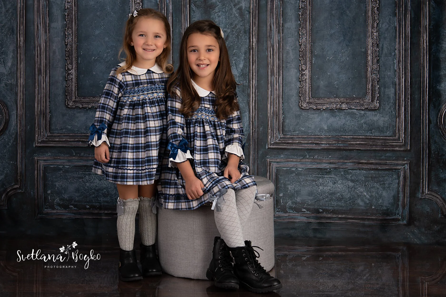 Kate Retro Deep Blue Wall Door Photography Backdrops Wedding - Image 10
