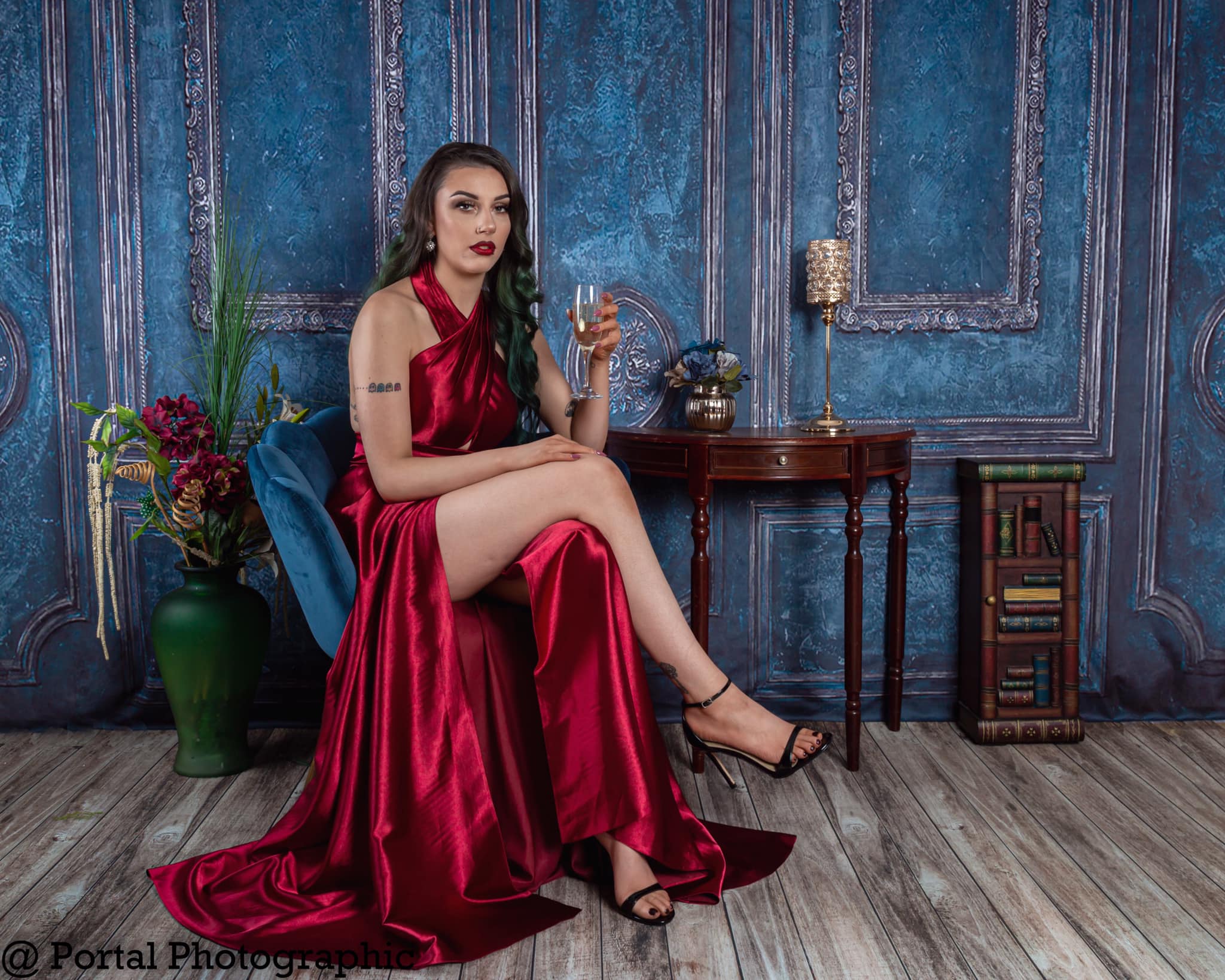 Kate Retro Deep Blue Wall Door Photography Backdrops Wedding - Image 13