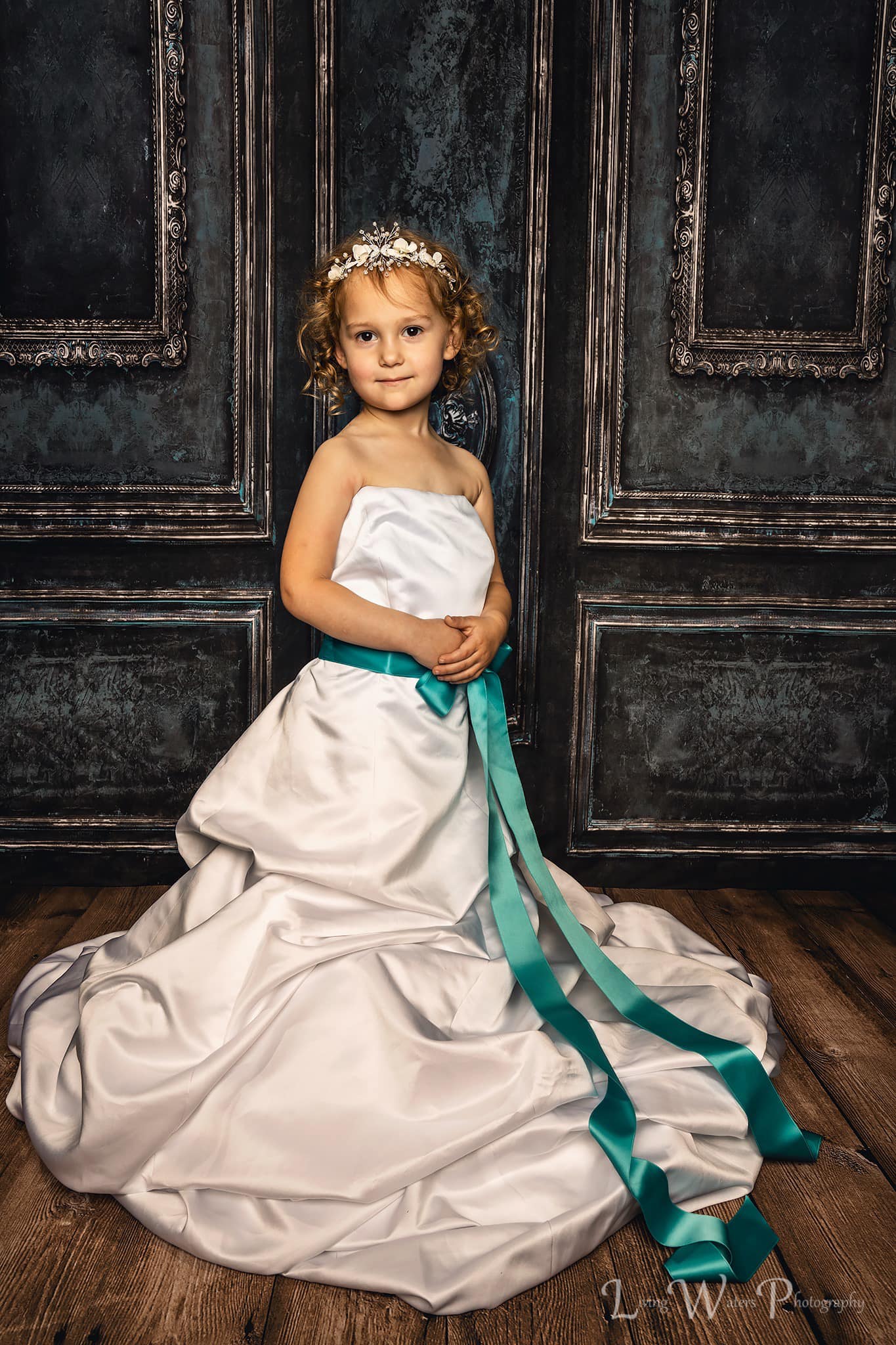 Kate Retro Deep Blue Wall Door Photography Backdrops Wedding - Image 18