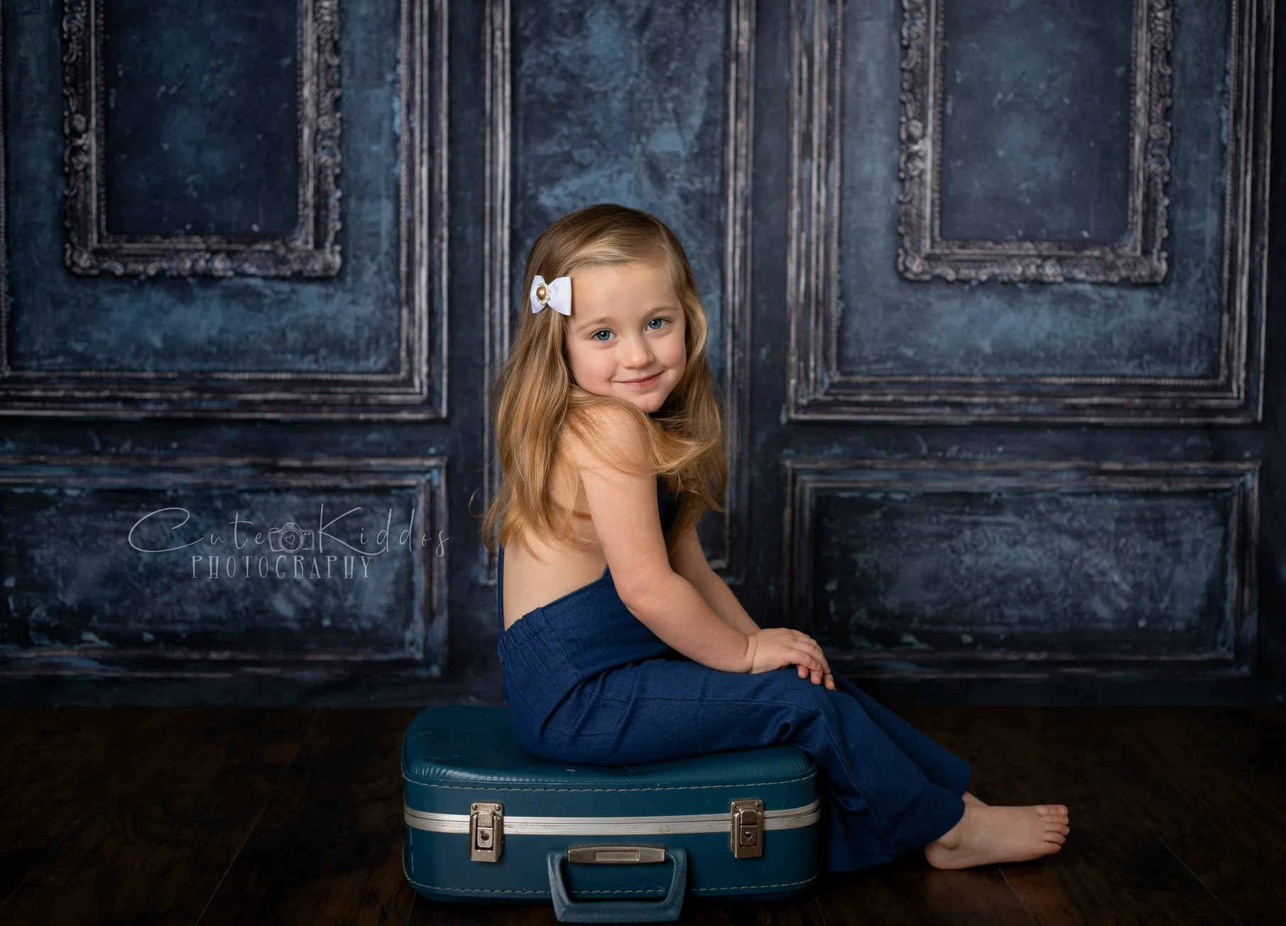 Kate Retro Deep Blue Wall Door Photography Backdrops Wedding - Image 3