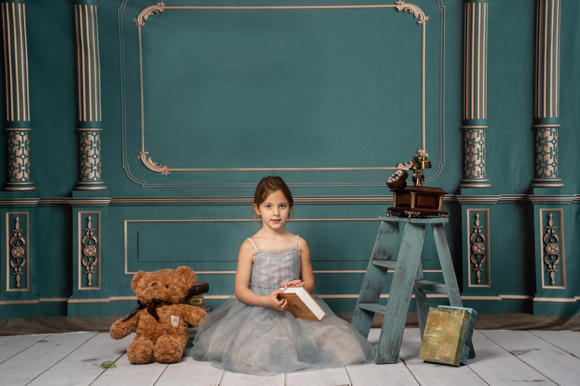 Kate Retro Interior Green Vintage Wall Golden Backdrop for photography - Image 6