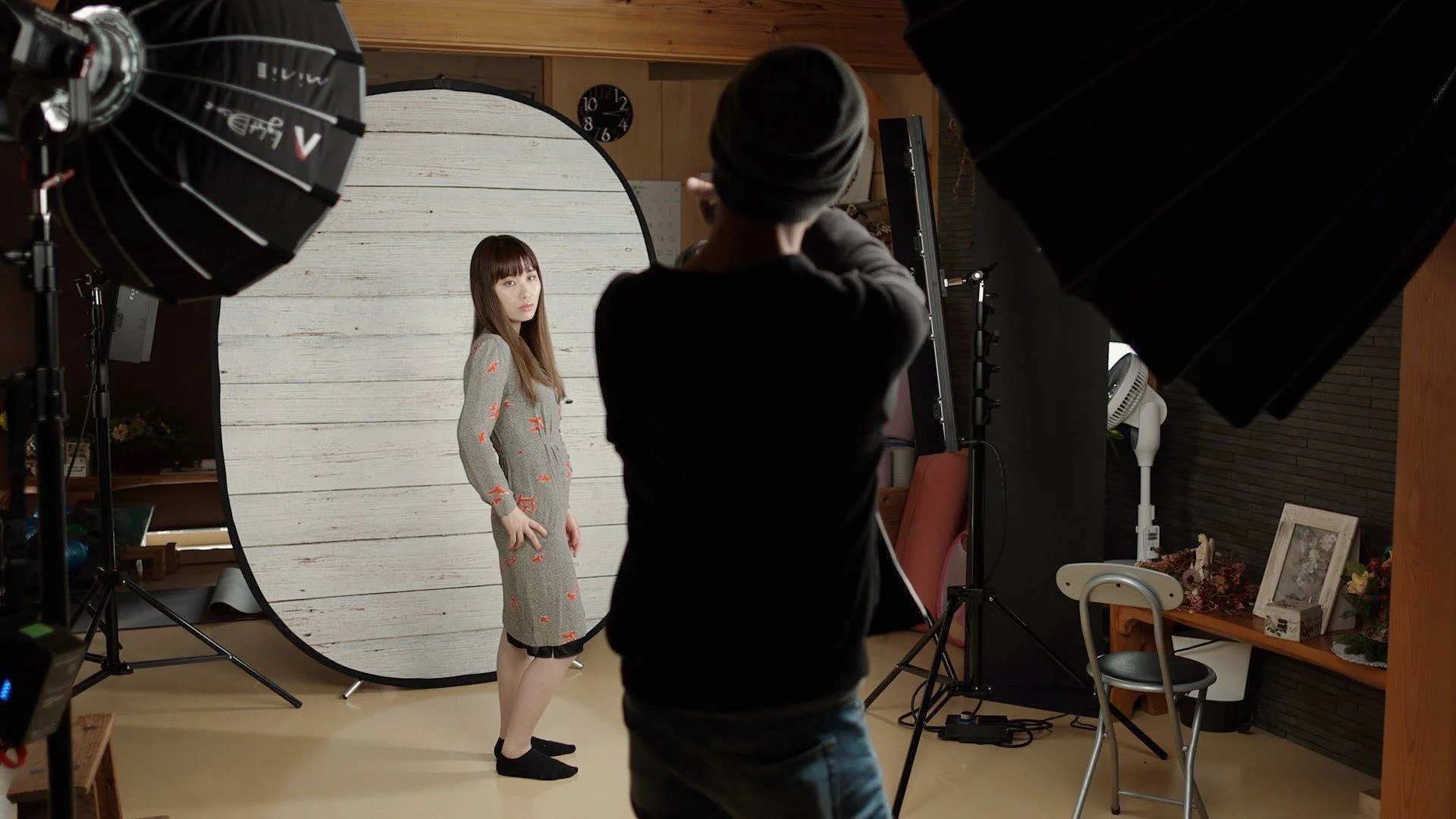 Kate Retro Style White Wood/Grey Texture Collapsible Backdrop Photography 5X6.5ft(1.5x2m) - Image 4