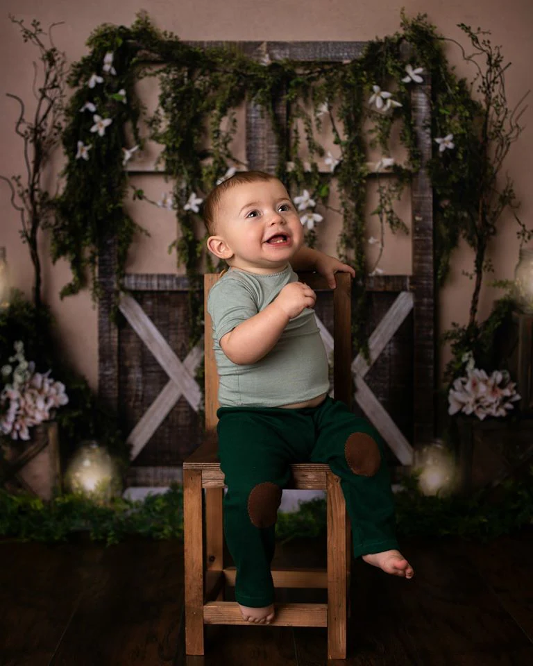 Kate Spring Barn Door Manor Backdrop Designed by Megan Leigh Photography - Image 9