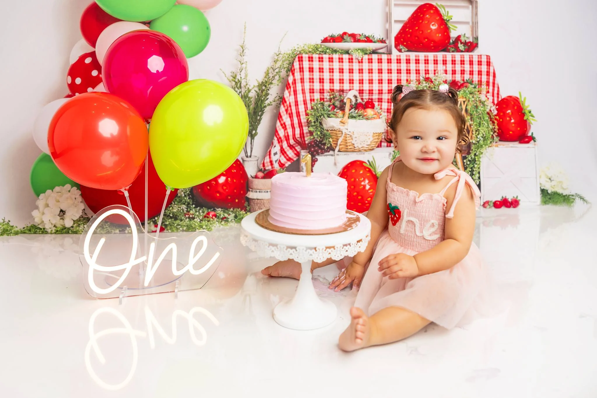 Kate Strawberry Balloons Cake Smash Backdrop Designed by Emetselch - Image 3