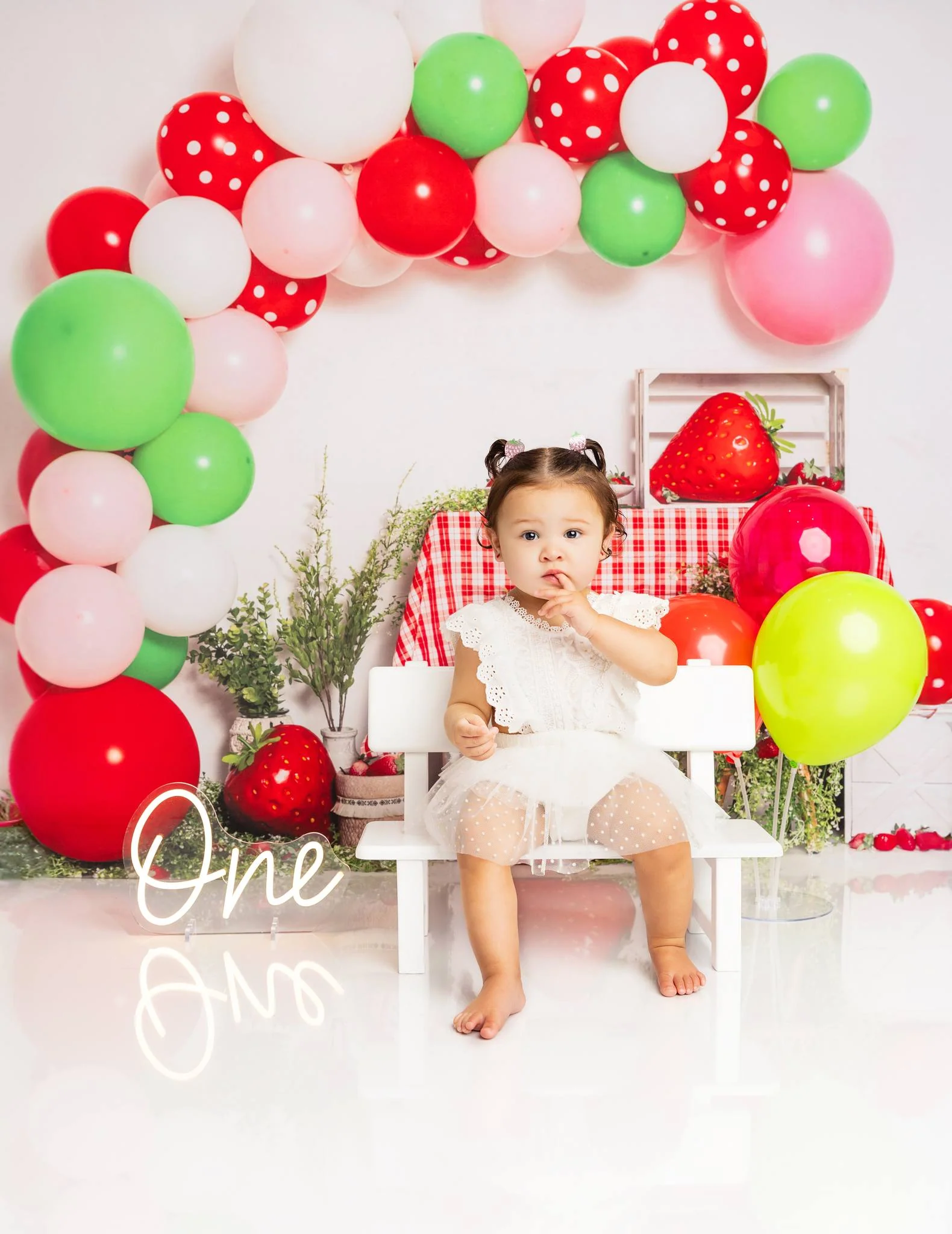 Kate Strawberry Balloons Cake Smash Backdrop Designed by Emetselch - Image 4