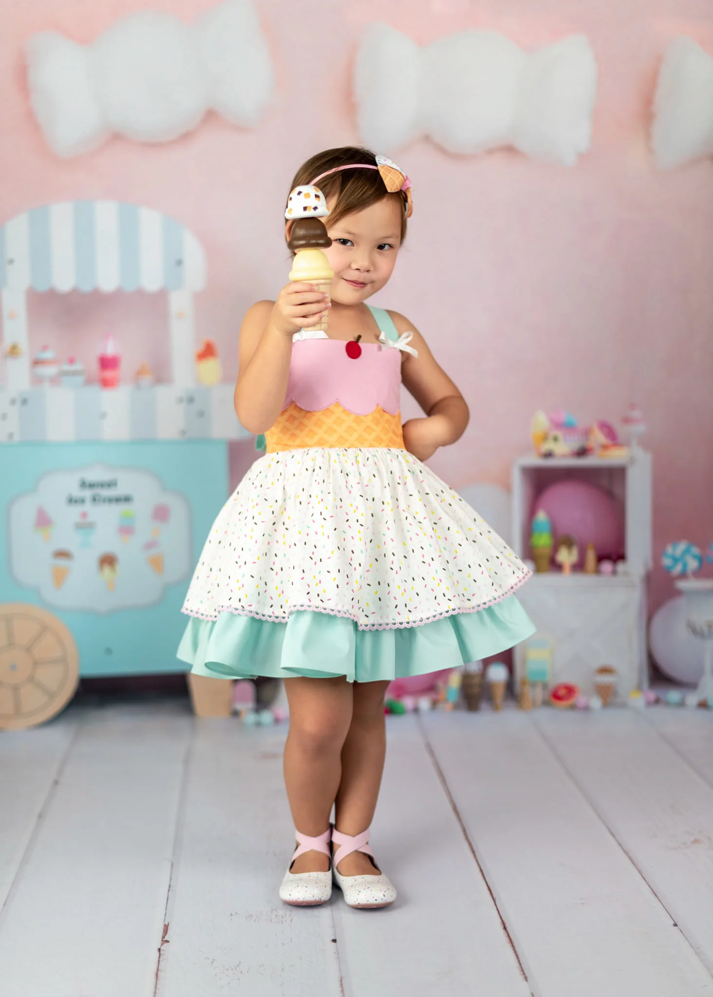 Kate Summer Ice Cream Cake Smash Backdrop Designed by Emetselch - Image 4