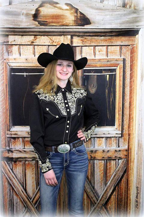 Kate Tack Barn Spring Backdrop for Photography designed by Arica Kirby - Image 5