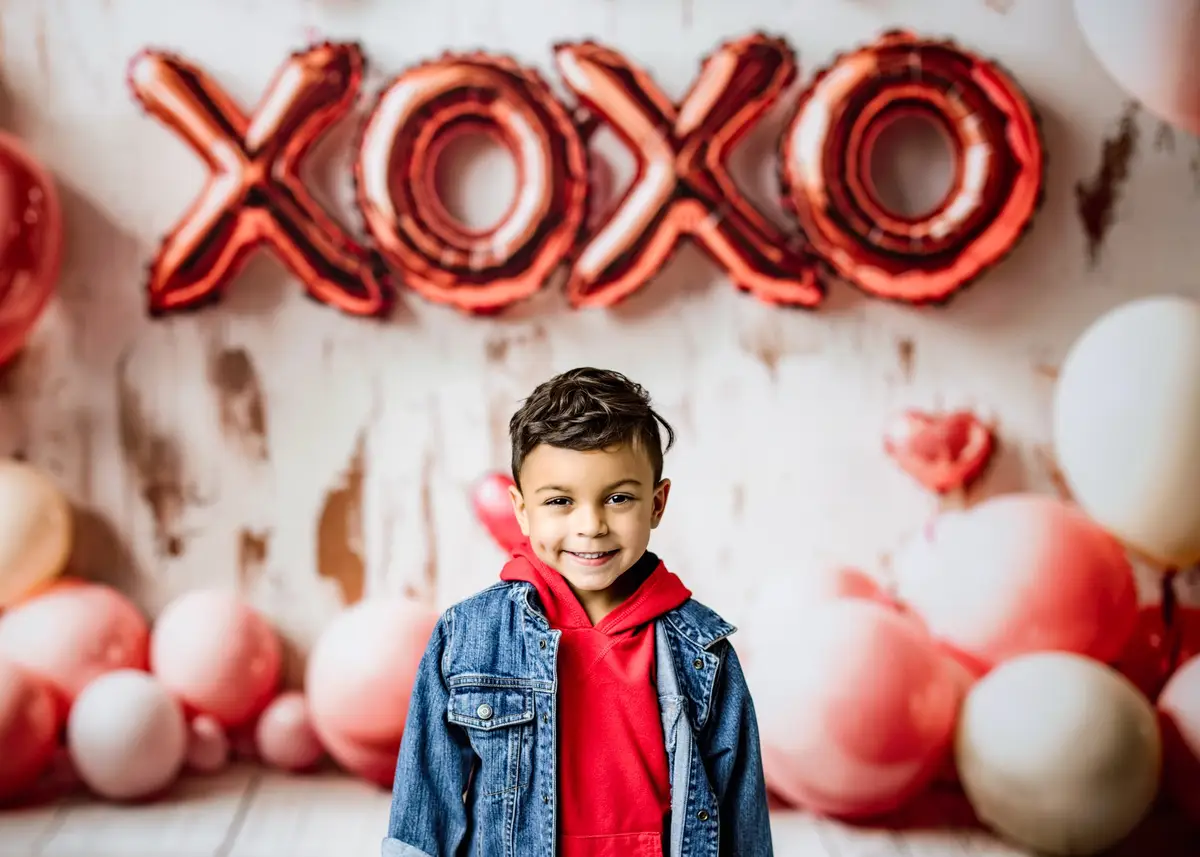 Kate Valentine's Balloons XOXO Heart Backdrop Designed by Emetselch - Image 6