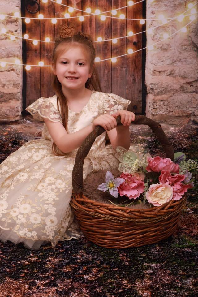 Kate Vintage Wall and Door with Lights Children Backdrop for Children Designed by JFCC - Image 6