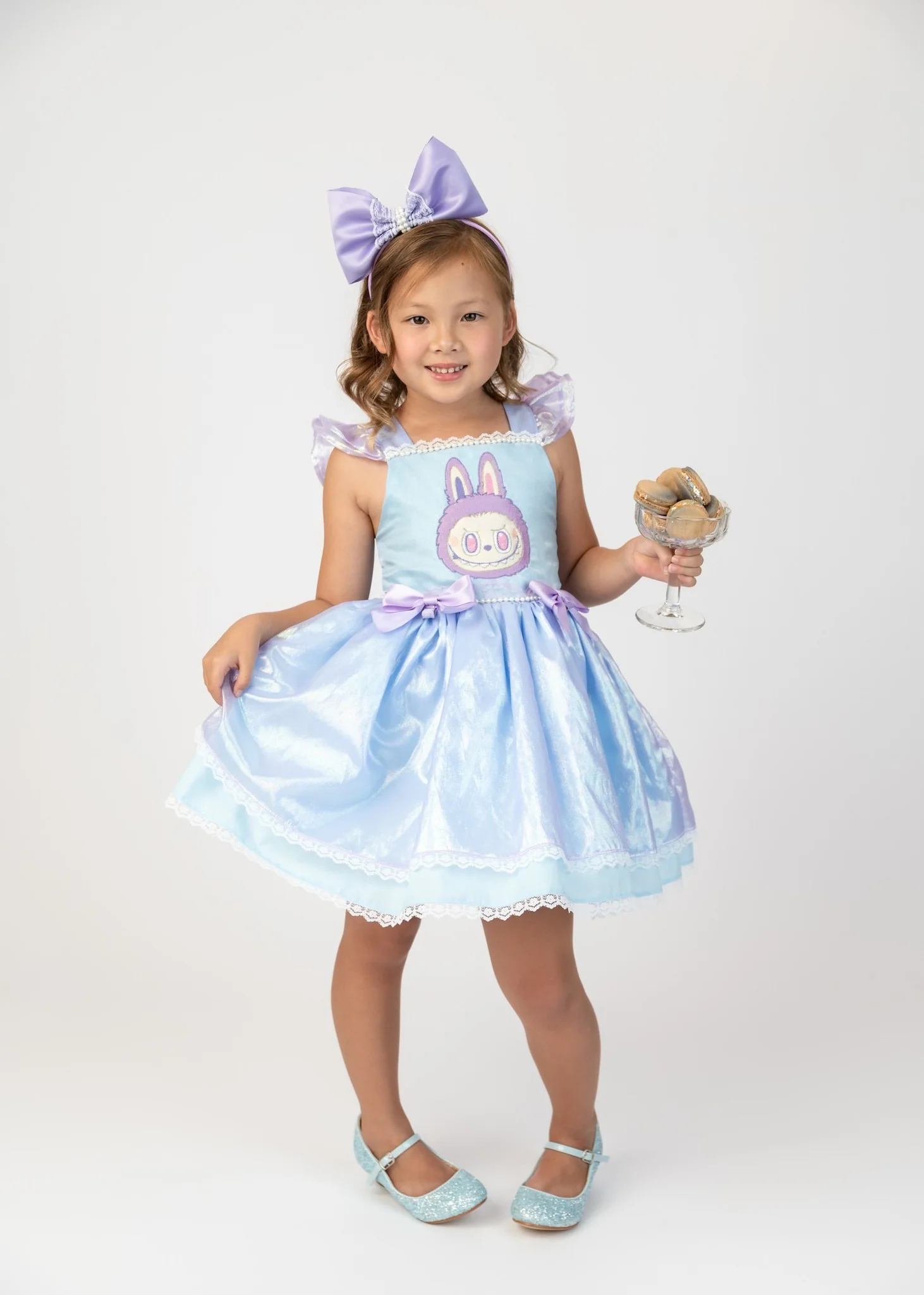 Kate White Seamless Paper Backdrop for Photography - Image 14
