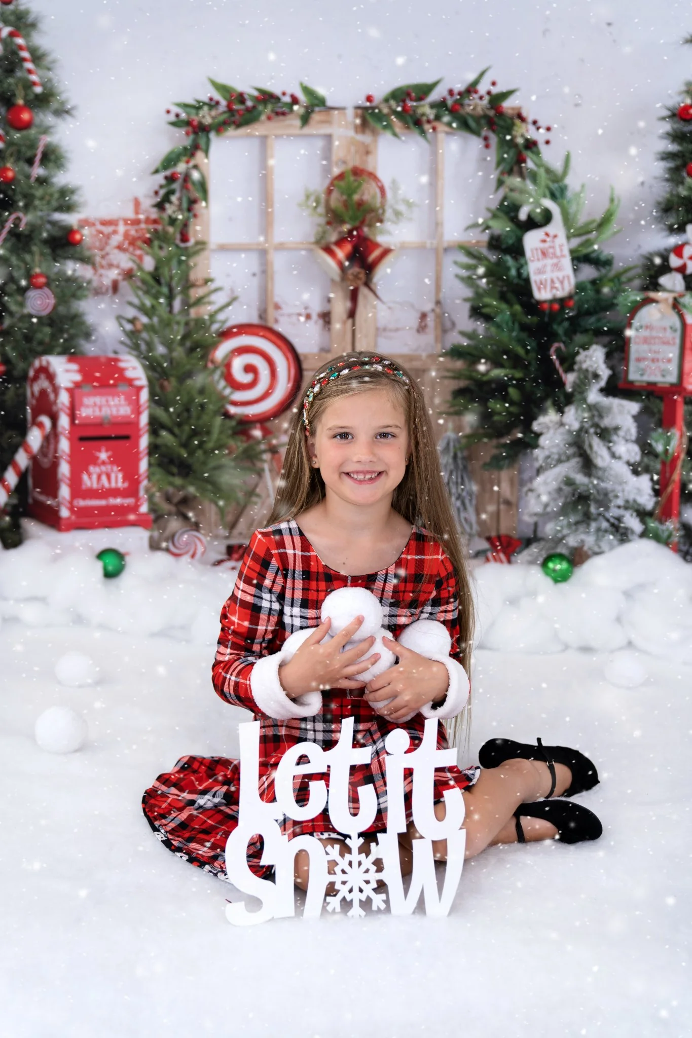 Kate Winter Christmas Tree Snow Backdrop Designed by Emetselch - Image 5