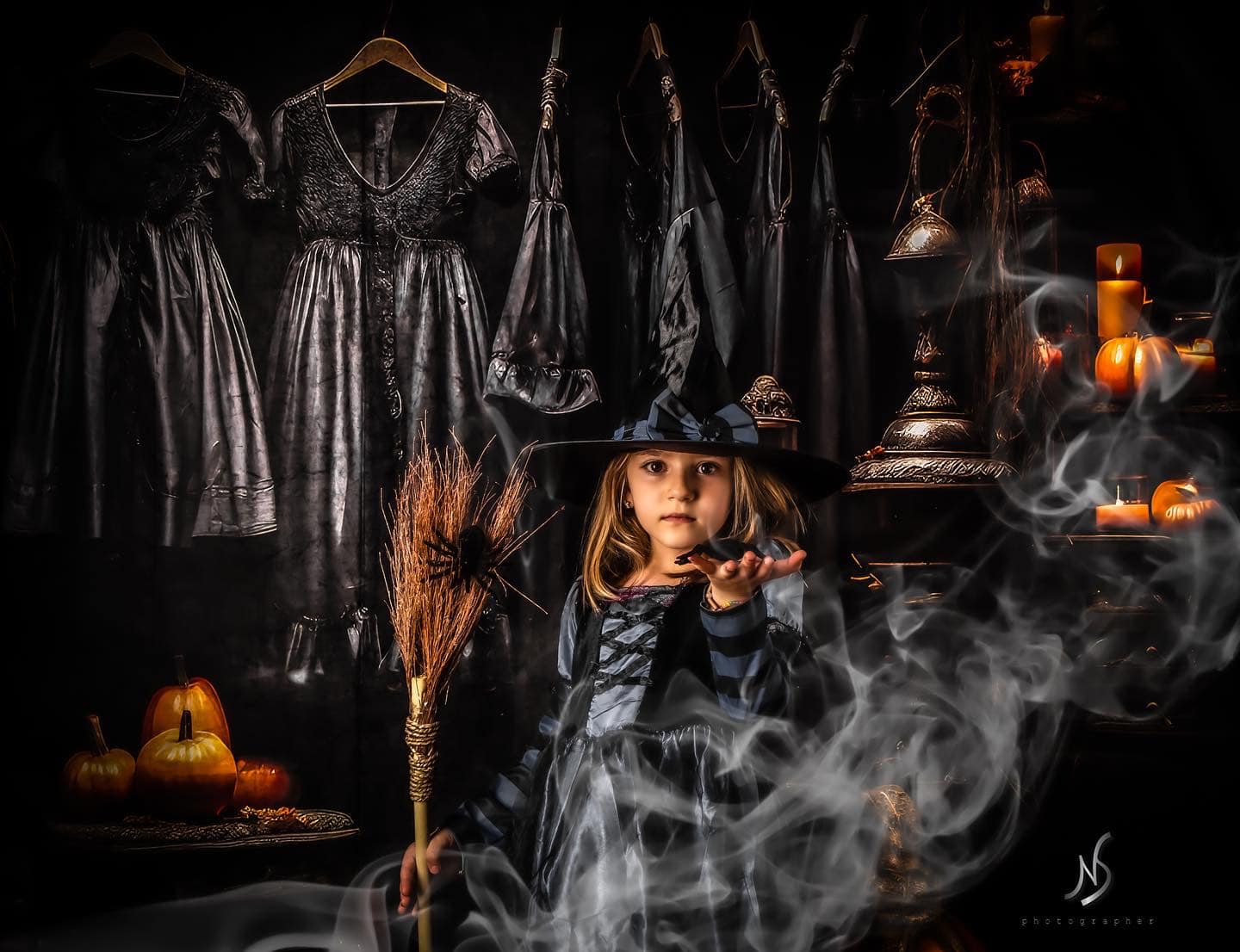 Kate Witch Dress Closet Halloween Backdrop for Photography - Image 4