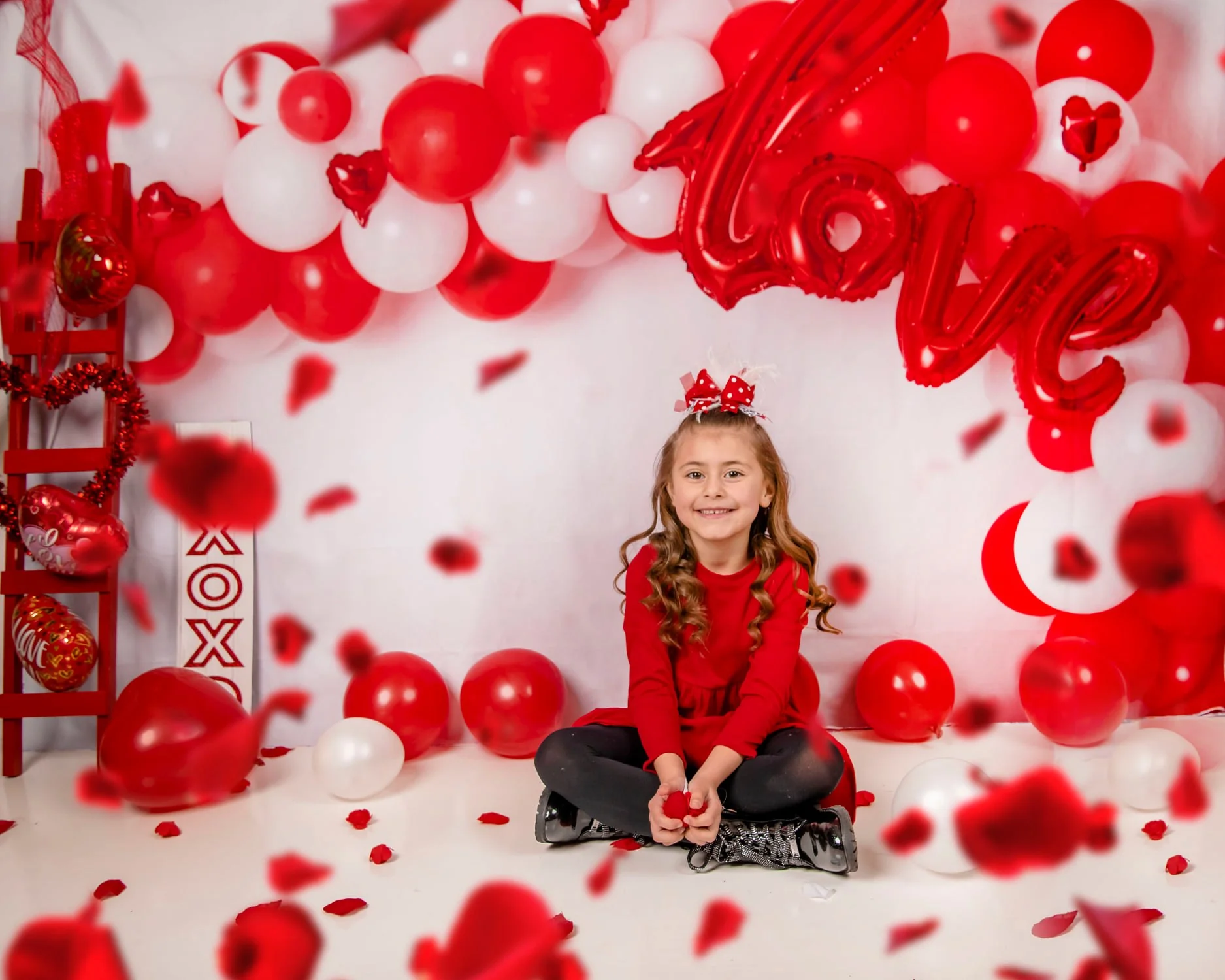 Kate Valentine's Day Balloon Arch Backdrop for Photography - Image 3