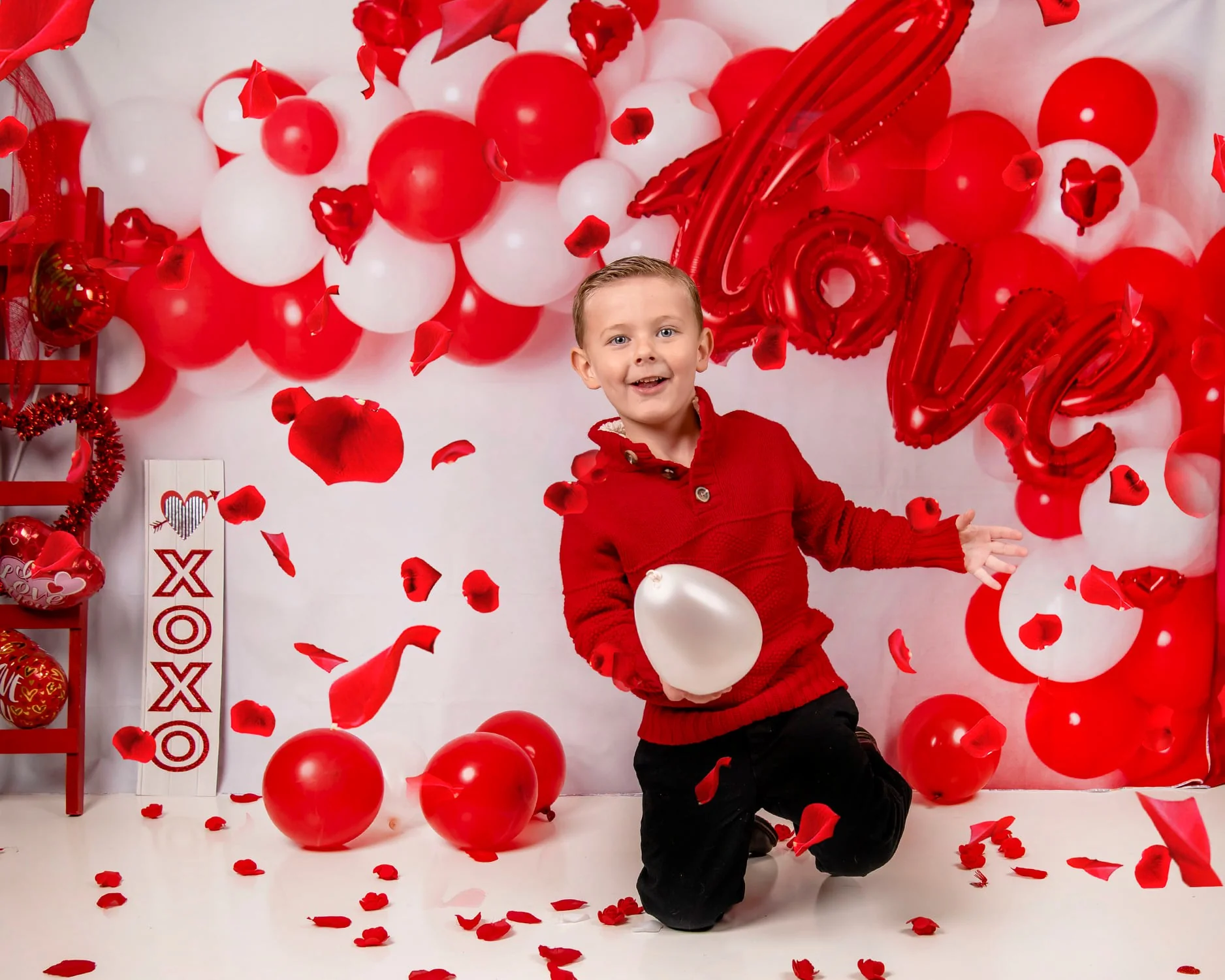 Kate Valentine's Day Balloon Arch Backdrop for Photography - Image 4